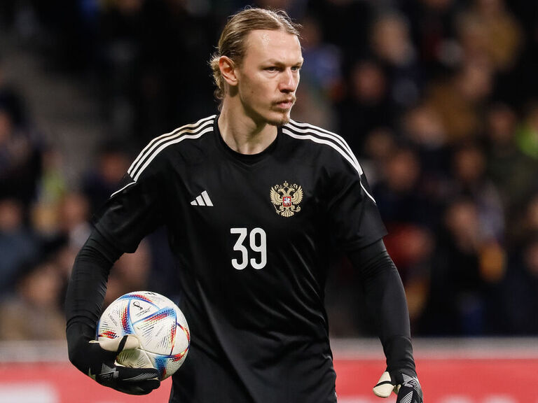 Mokobe Jokes About Russian Passport After Praising Goalkeeper Safonov